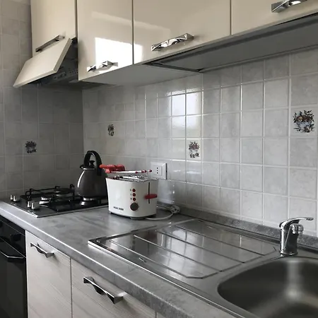 Club Two Bed 41f Пиццо
