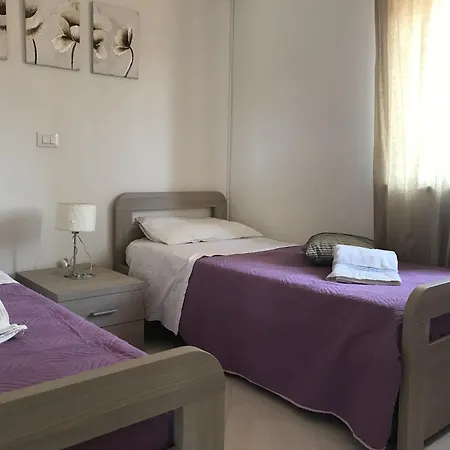 Club Two Bed 41f