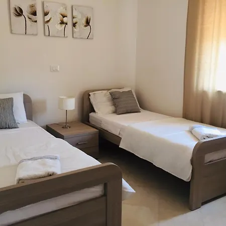 Club Two Bed 41f Апартаменты *