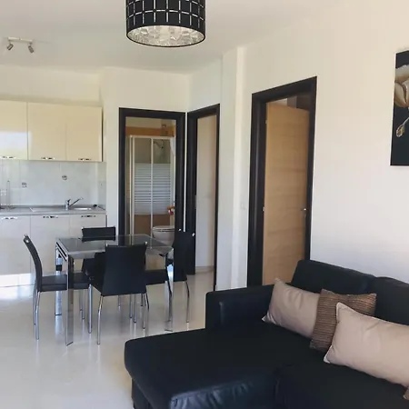 Club Two Bed 41f * Пиццо